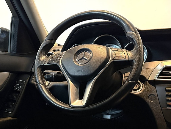 Mercedes-Benz C250 14 of 16