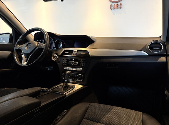 Mercedes-Benz C250 12 of 16
