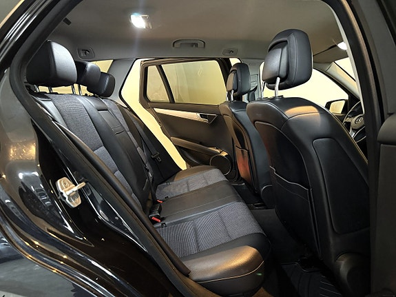 Mercedes-Benz C250 9 of 16