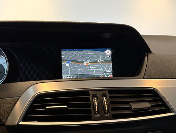 Mercedes-Benz C250 15 of 16