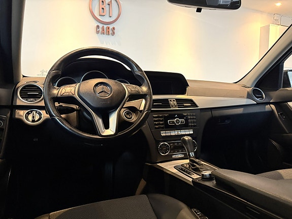 Mercedes-Benz C250 11 of 16