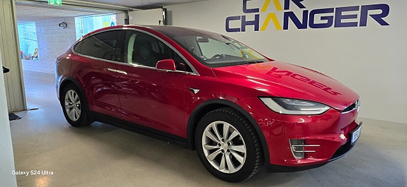 Tesla Model X 4 of 5