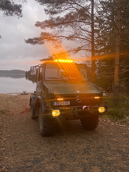 Mercedes-Benz 4 of 5