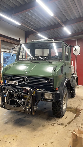 Mercedes-Benz 3 of 5