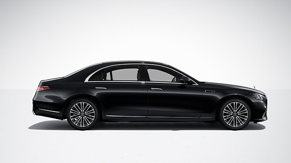 Mercedes-Benz S580 e 2 of 5