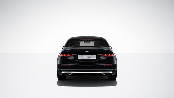 Mercedes-Benz S580 e 4 of 5