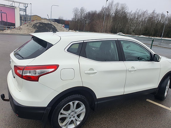 Nissan Qashqai 3 of 5