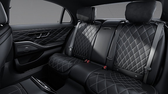 Mercedes-Benz S580 e 11 of 12
