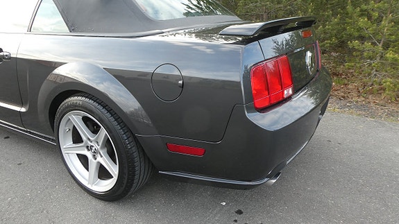 Ford Mustang 21 of 23
