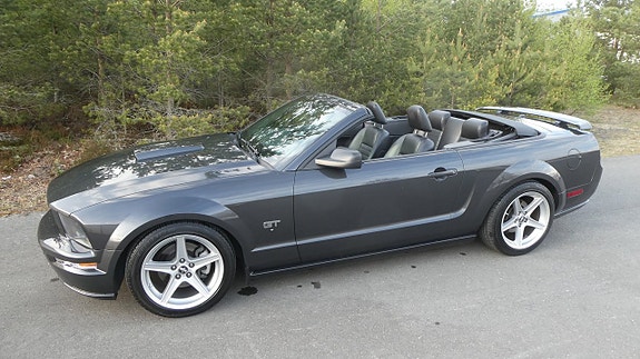 Ford Mustang 2 of 23