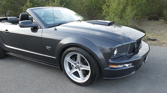 Ford Mustang 5 of 23