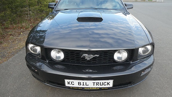 Ford Mustang 7 of 23