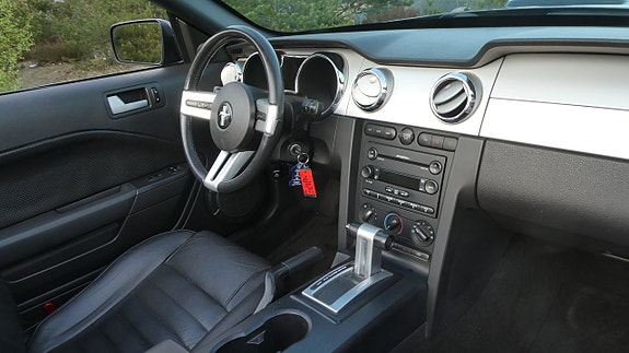 Ford Mustang 16 of 23