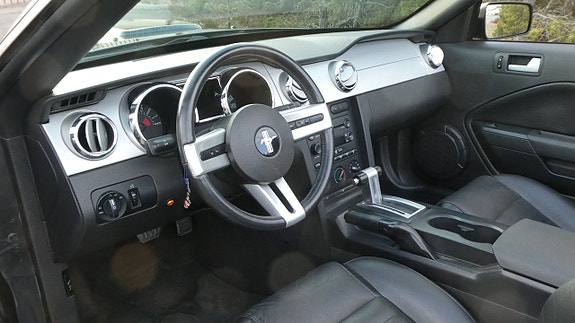 Ford Mustang 12 of 23