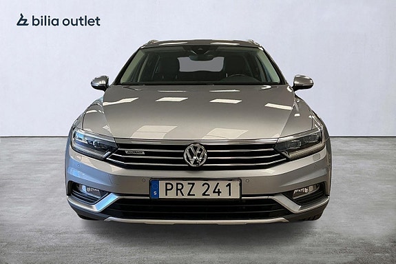 Volkswagen Passat Alltrack 8 of 28