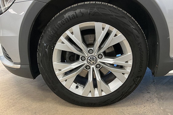 Volkswagen Passat Alltrack 26 of 28