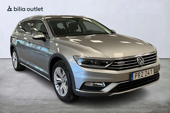 Volkswagen Passat Alltrack 2 of 5