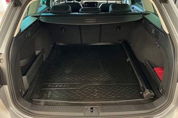 Volkswagen Passat Alltrack 23 of 28