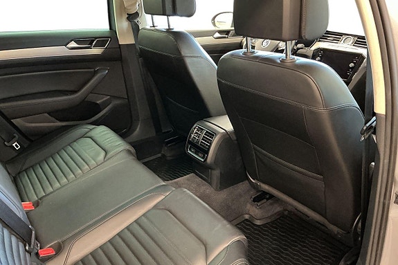 Volkswagen Passat Alltrack 11 of 28