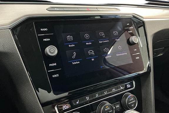 Volkswagen Passat Alltrack 16 of 28