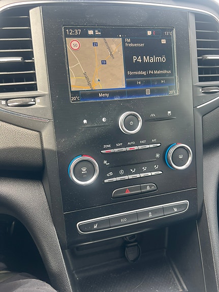 Renault Megane IV 3 of 5