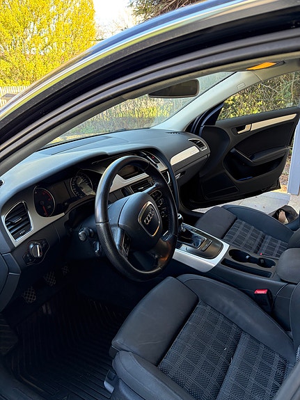 Audi A4 4 of 5