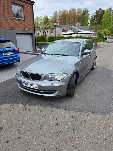 BMW 118d 2 of 5