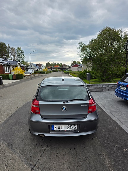 BMW 118d 3 of 5