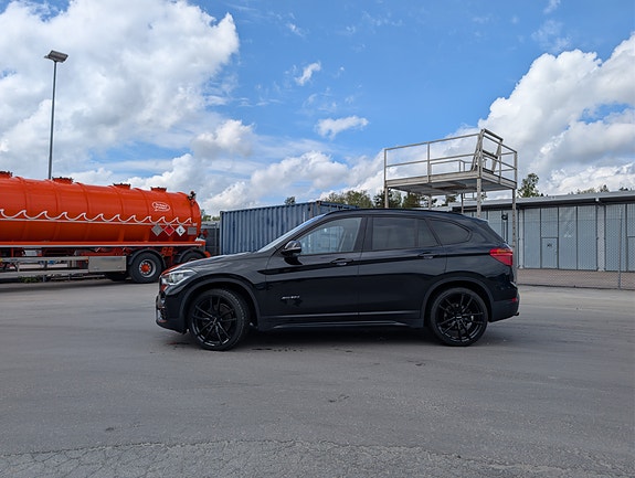 BMW X1 2 of 5