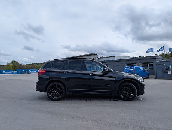 BMW X1 4 of 5