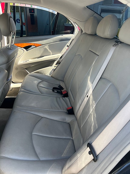 Mercedes-Benz E220 5 of 5