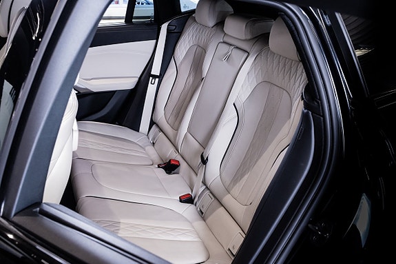 BMW X6 24 of 24