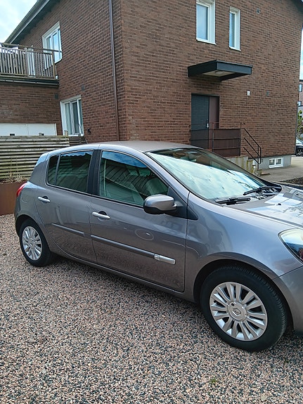 Renault Clio 2 of 10