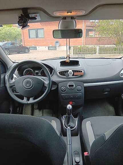 Renault Clio 7 of 10