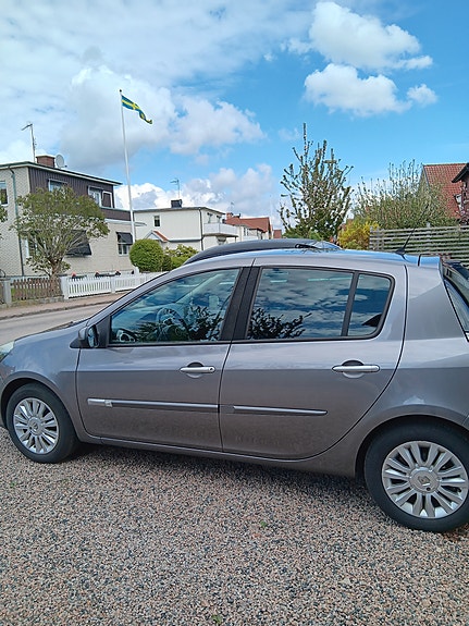 Renault Clio 6 of 10