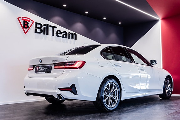 BMW 330e 8 of 23