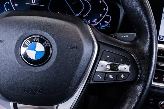 BMW 330e 19 of 23