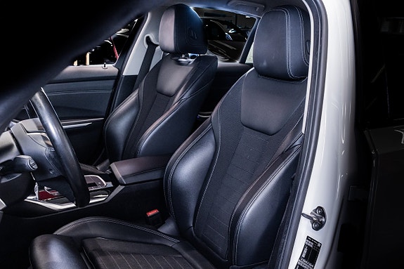 BMW 330e 14 of 23