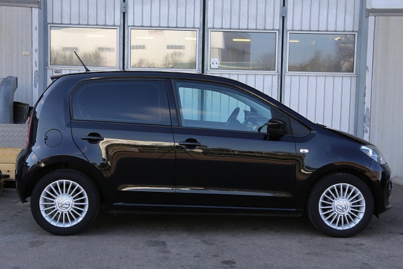 Volkswagen UP! 3 of 5