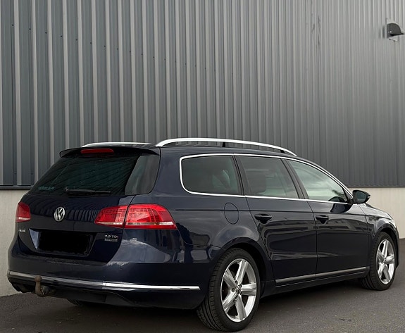 Volkswagen Passat 10 of 18
