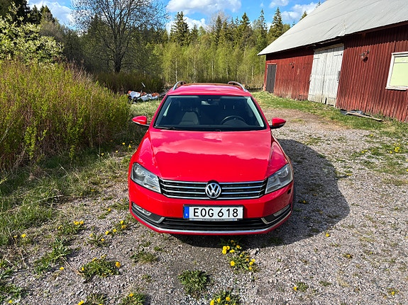 Volkswagen Passat 2 of 5