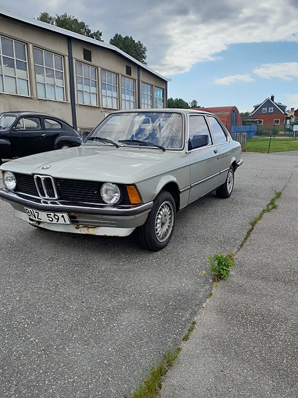 BMW 318i 5 of 5