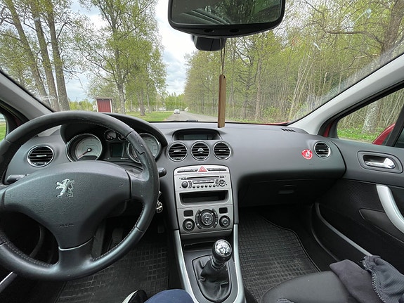 Peugeot 308 SW 6 of 9