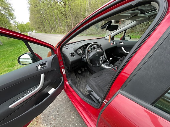 Peugeot 308 SW 5 of 9