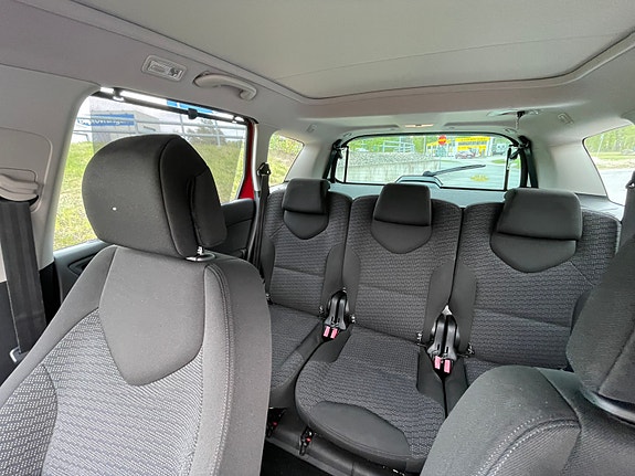Peugeot 308 SW 7 of 9