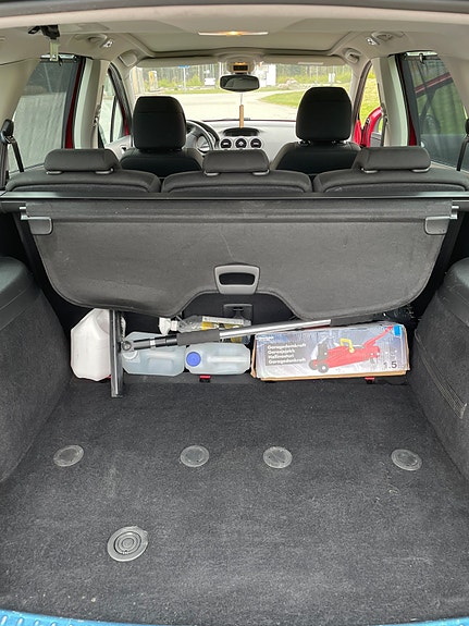 Peugeot 308 SW 9 of 9
