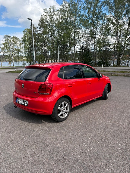 Volkswagen Polo 2 of 5