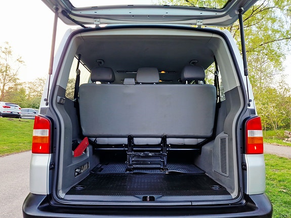 Volkswagen Caravelle 6 of 13