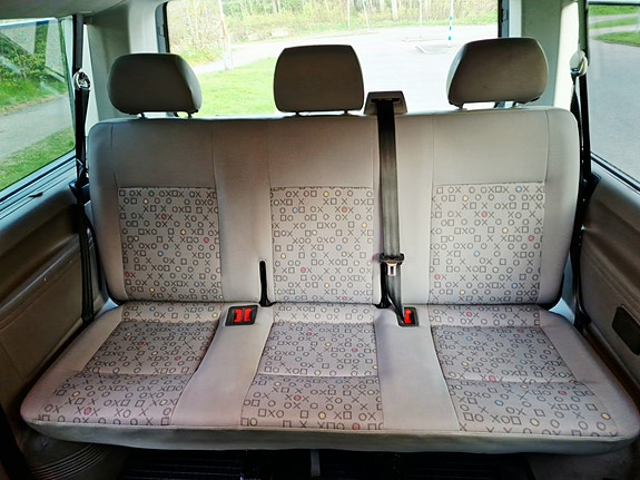 Volkswagen Caravelle 11 of 13