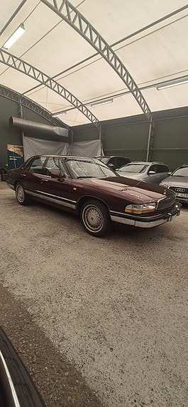 Buick Park Avenue 3 of 13